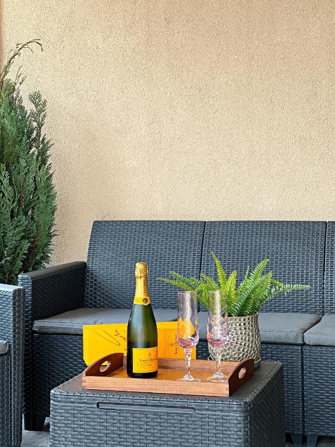 City View - Luxury Apartment - Sanador Victoriei Bucureşti Exterior foto